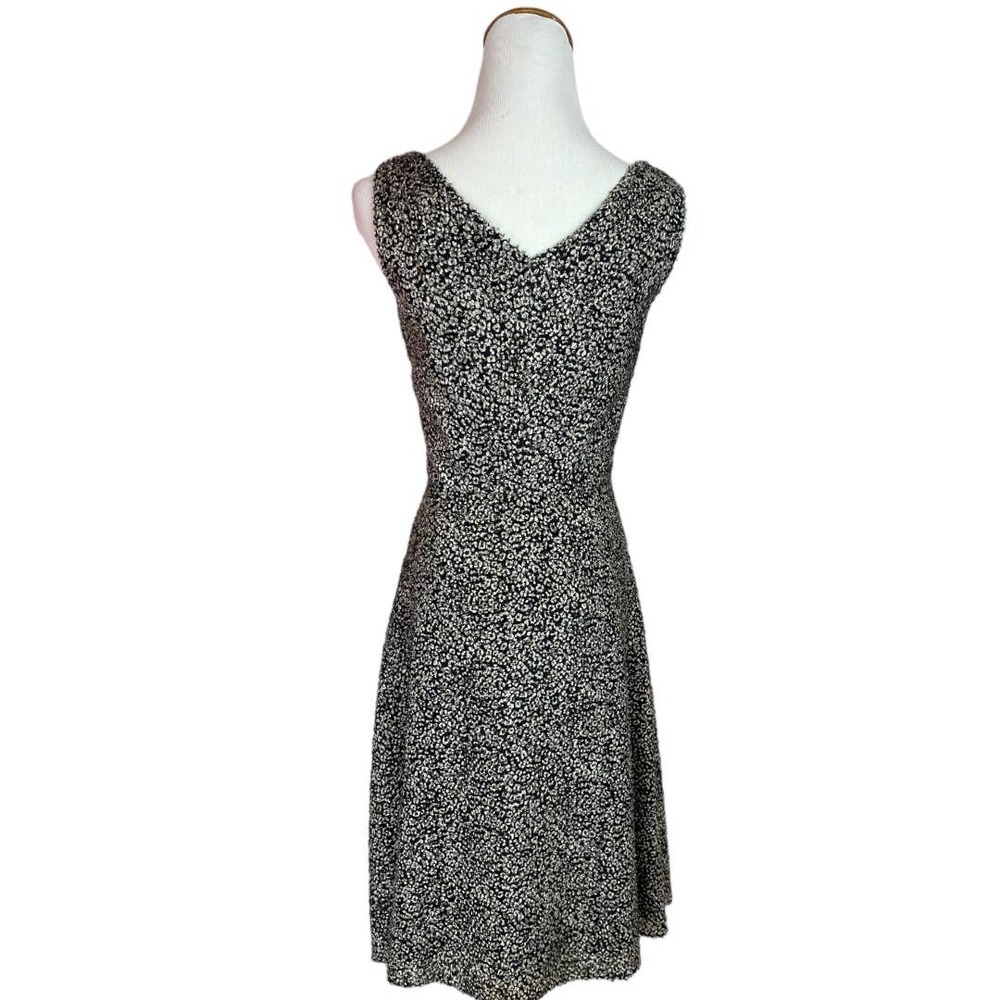 Tahari Black and White Boucle Tweed Fit and Flair Sleeveless V-neck Dress Sz 2